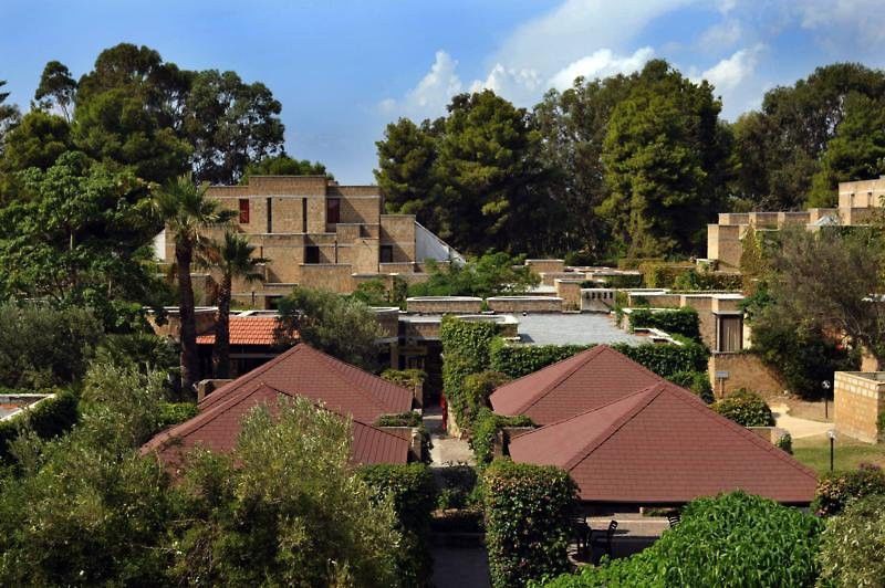 Voi Floriana 4*